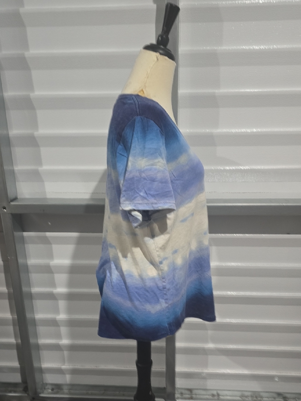 Sonoma Blue and White Ombre V-Neck Short Sleeve Top Size 1X - Picture 4 of 13